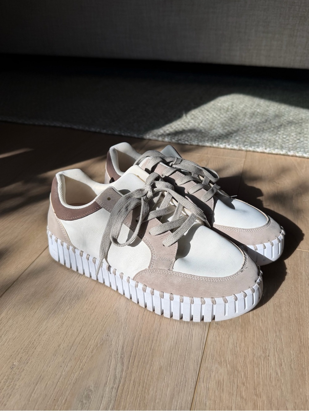 SNEAKERS-LACE UP TULIPS-LILY WHITE by ILSE JACOBSEN 4092